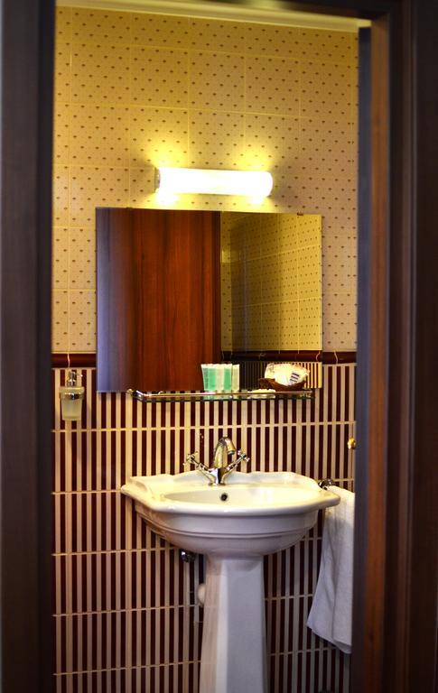 Kera Hotel Nesterenki Bagian luar foto