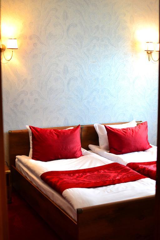 Kera Hotel Nesterenki Ruang foto