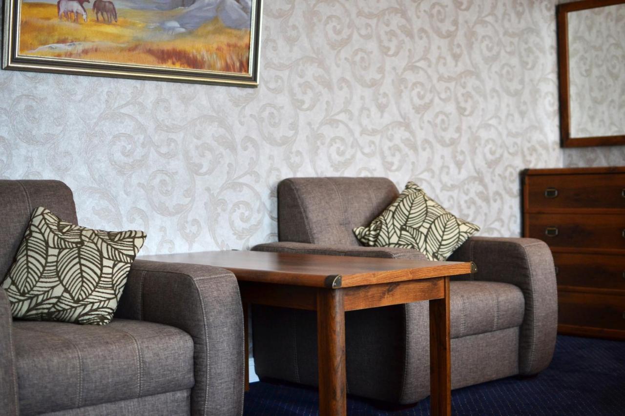 Kera Hotel Nesterenki Bagian luar foto