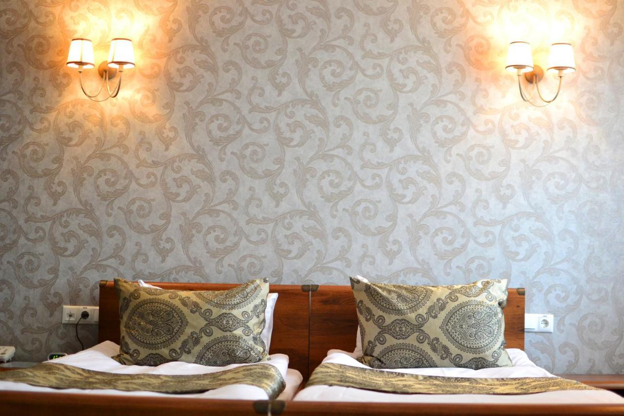 Kera Hotel Nesterenki Bagian luar foto