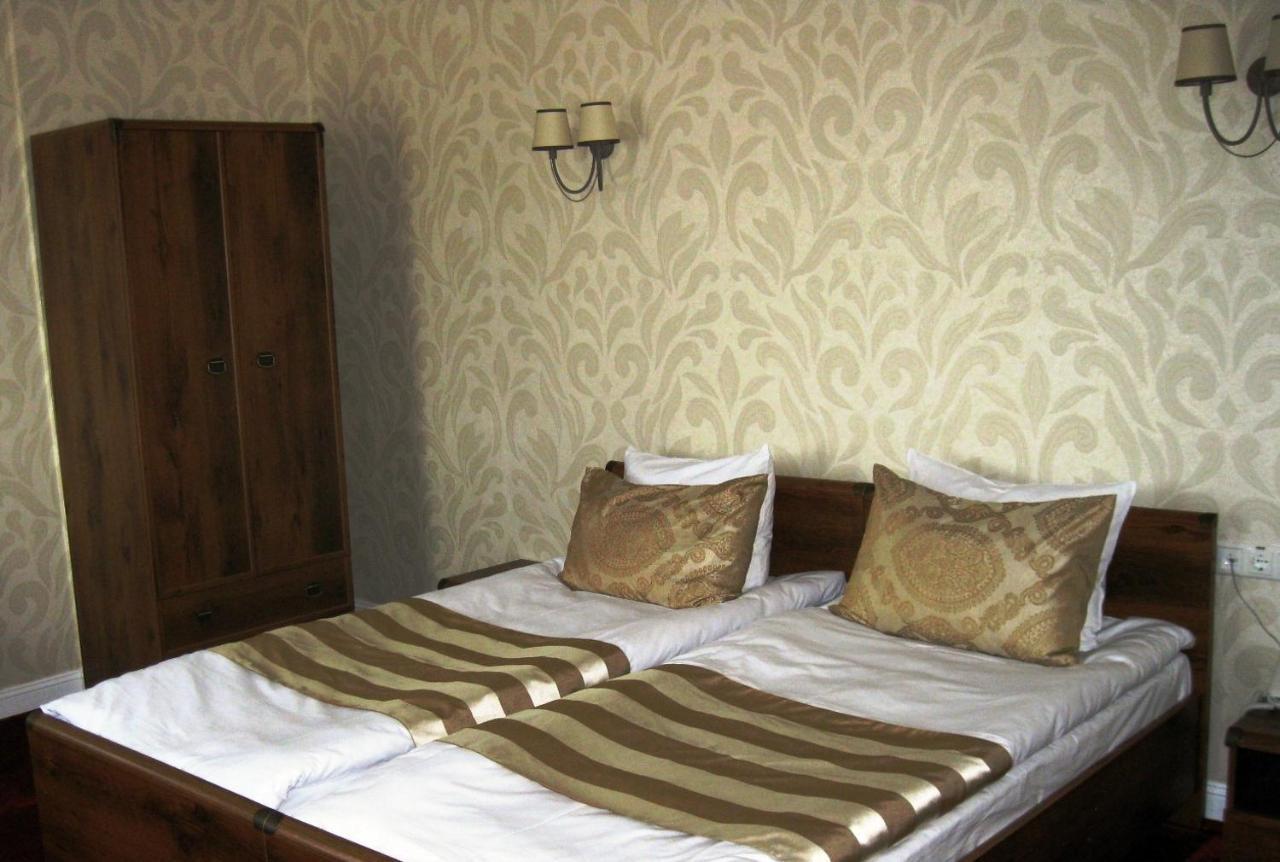 Kera Hotel Nesterenki Bagian luar foto